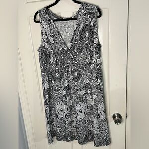 Kim Rogers Black and White Floral V-Neck Dress